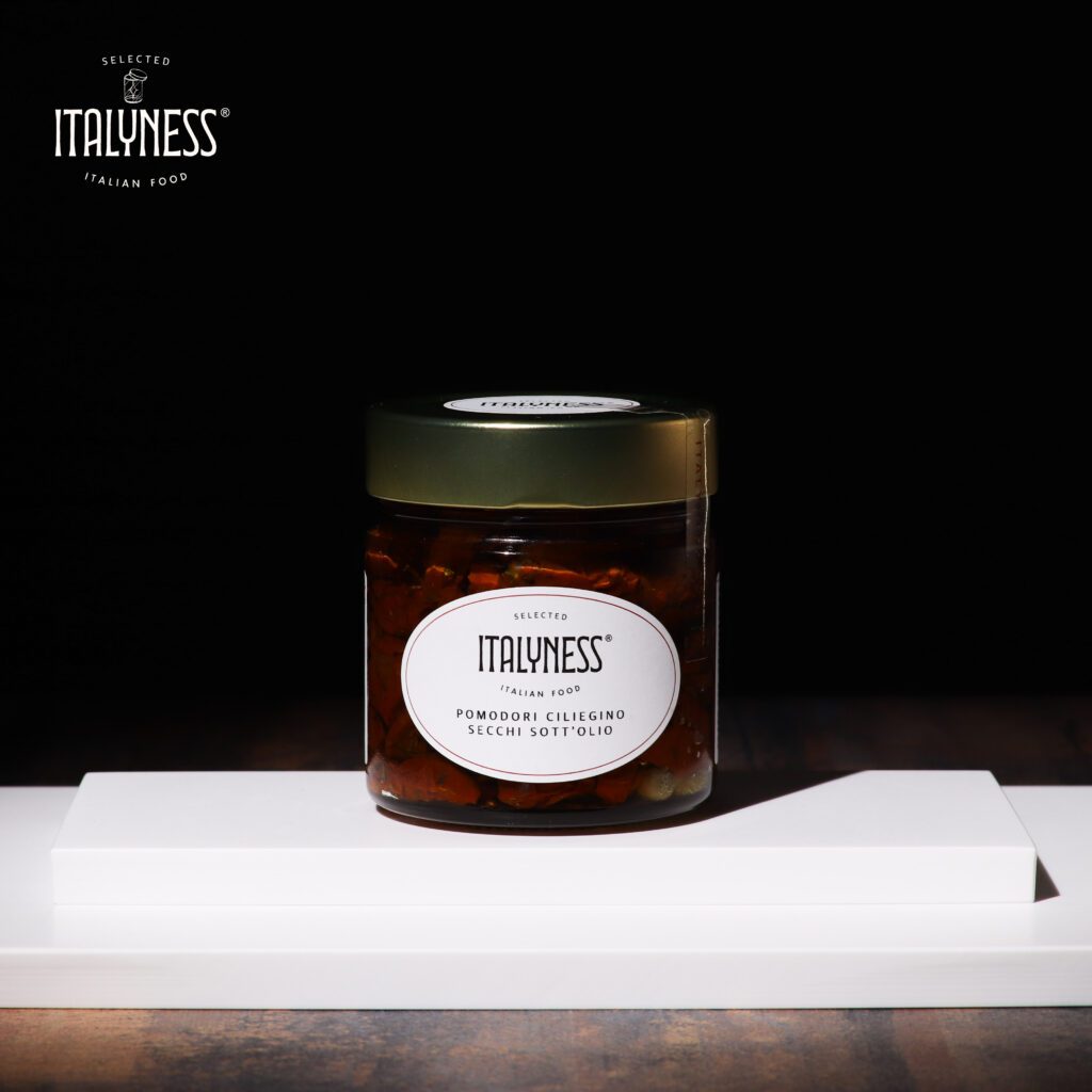 pomodori ciliegino secchi sottolio italiani